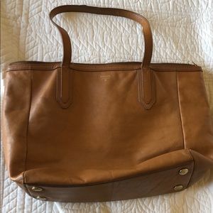 Fossil tote